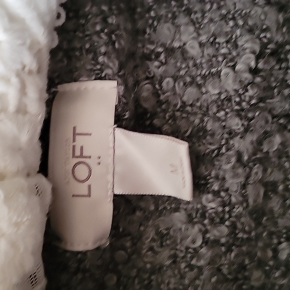 Ladies medium gray Loft sweater - Picture 2 of 3